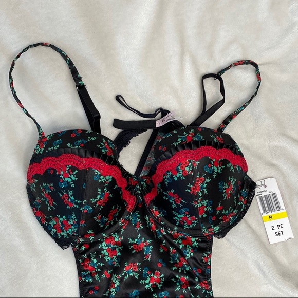 Jezebel Red and Black Floral Lingerie Set - Picture 6 of 14